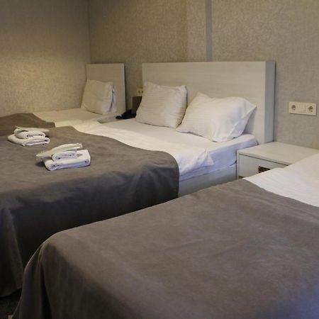 Hotel Plaza Tbilisi ภายนอก รูปภาพ