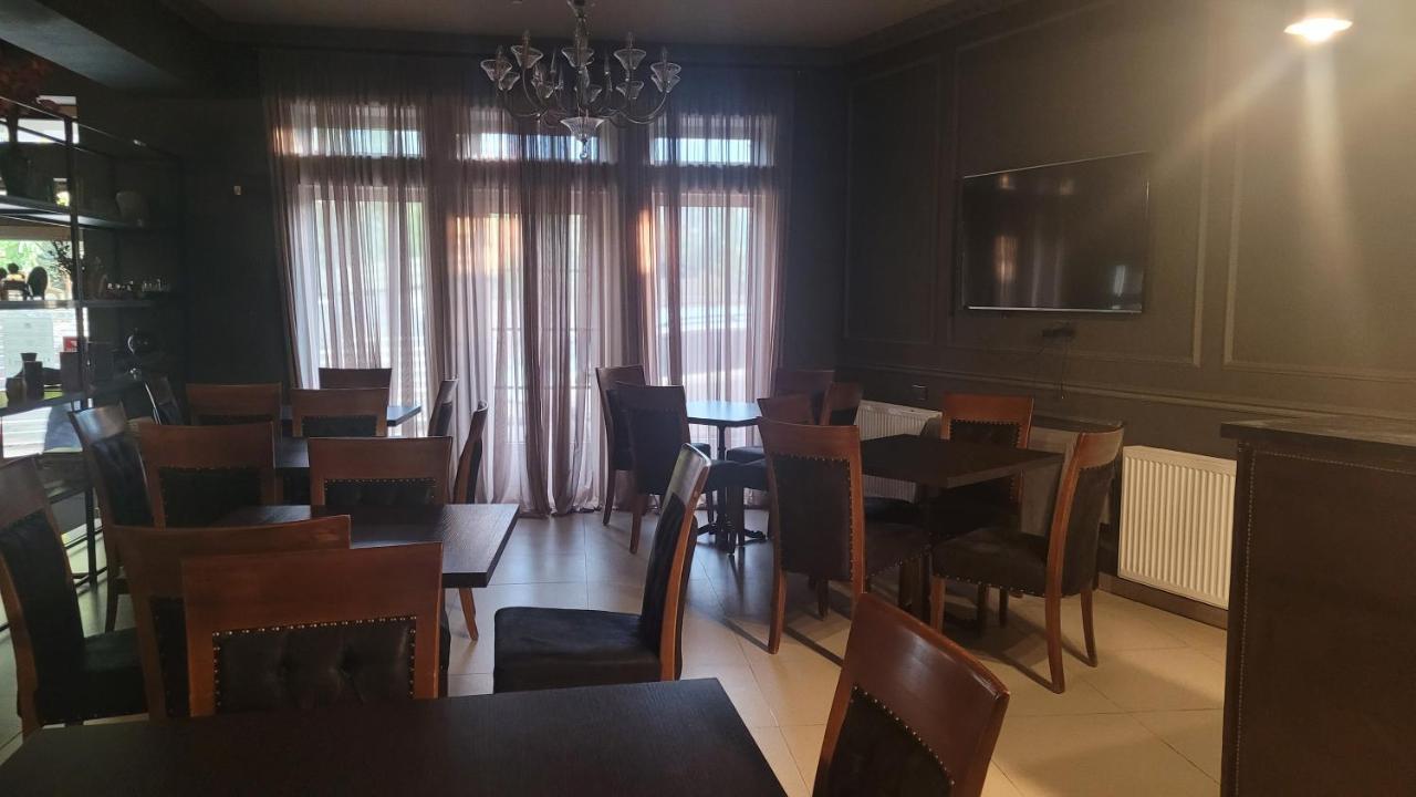 Hotel Plaza Tbilisi ภายนอก รูปภาพ