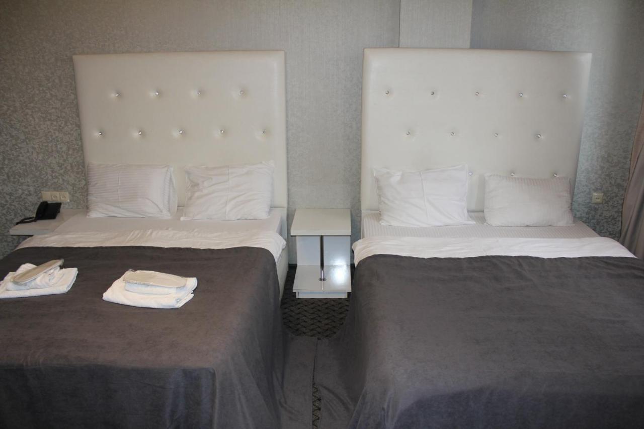 Hotel Plaza Tbilisi ภายนอก รูปภาพ