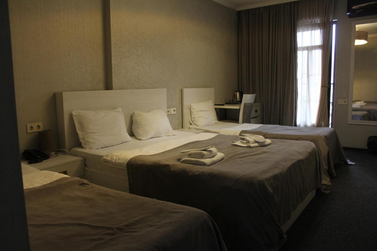 Hotel Plaza Tbilisi ภายนอก รูปภาพ